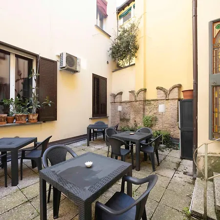 Nel Cuore Di V ,bologna By Shortholidays 3*